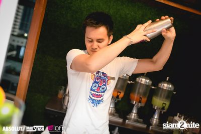 Splash Pool Party x Hooters at Aloft Bangkok — photo 118