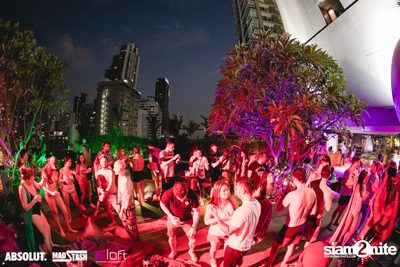 Splash Pool Party x Hooters at Aloft Bangkok — photo 125