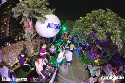 Splash Pool Party x Hooters at Aloft Bangkok — photo 126
