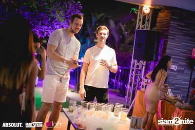 Splash Pool Party x Hooters at Aloft Bangkok — photo 133