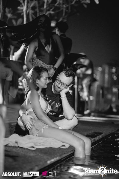 Splash Pool Party x Hooters at Aloft Bangkok — photo 136