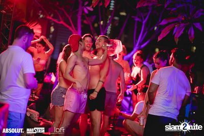 Splash Pool Party x Hooters at Aloft Bangkok — photo 151