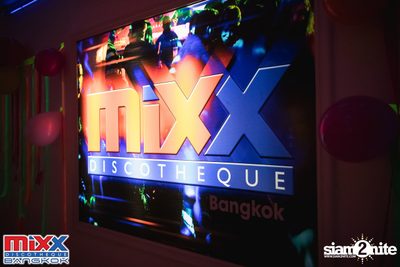 Neon BeatZ Party at MIXX Bangkok — photo 6