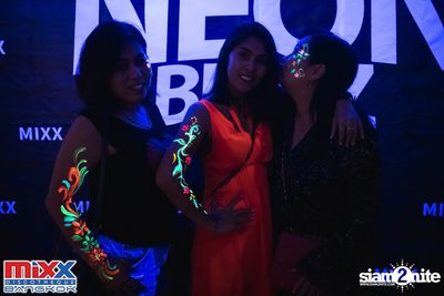 Neon BeatZ Party at MIXX Bangkok — photo 11