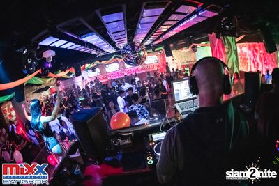 Neon BeatZ Party at MIXX Bangkok — photo 126