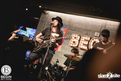 Greasy Cafe ที่ บีกิน บาร์ — photo 46
