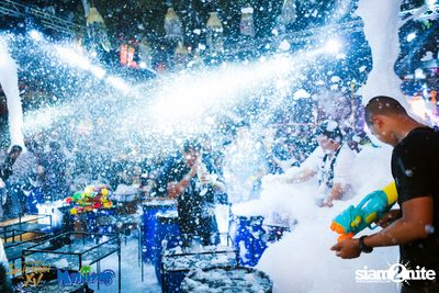 Songkran Space Splash Foam Party ที่ มัลดีฟ บาร์ เหม่งจ๋าย — photo 9