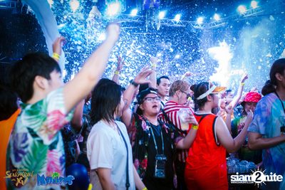 Songkran Space Splash Foam Party ที่ มัลดีฟ บาร์ เหม่งจ๋าย — photo 66