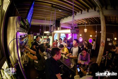 Grand Opening ที่ บ็อทเทิลร็อคเก็ต คราฟท์เบียร์บาร์ — photo 16