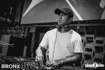 Yok Lor Party EP1 ที่ บรองซ์ — photo 15