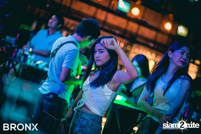 Yok Lor Party EP1 ที่ บรองซ์ — photo 103
