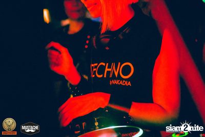 Jägermeister นำเสนอ Nakadia ที่ มุสตาช บาร์ — photo 45