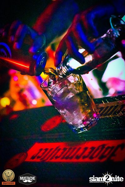 Jägermeister นำเสนอ Nakadia ที่ มุสตาช บาร์ — photo 55