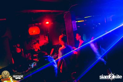Jägermeister นำเสนอ Nakadia ที่ มุสตาช บาร์ — photo 69