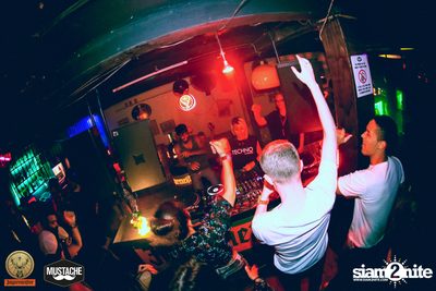 Jägermeister นำเสนอ Nakadia ที่ มุสตาช บาร์ — photo 77