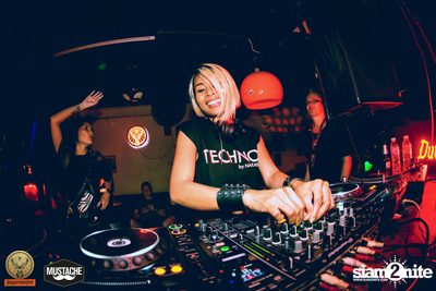 Jägermeister นำเสนอ Nakadia ที่ มุสตาช บาร์ — photo 79