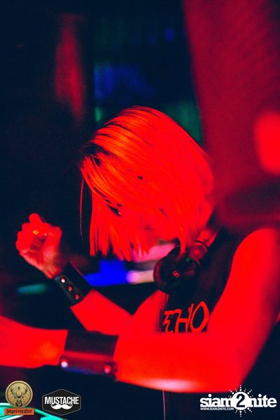Jägermeister นำเสนอ Nakadia ที่ มุสตาช บาร์ — photo 105