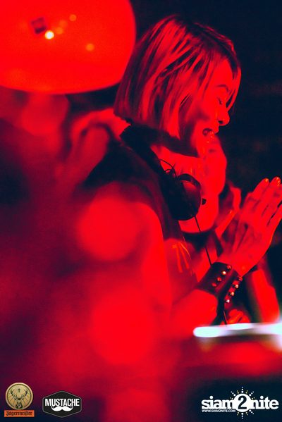 Jägermeister นำเสนอ Nakadia ที่ มุสตาช บาร์ — photo 122