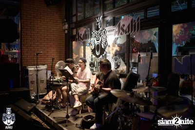 The TOYS at AINU Bar — photo 14