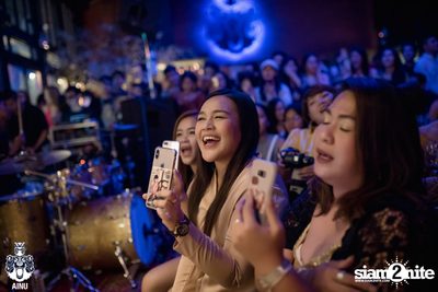 The TOYS at AINU Bar — photo 69