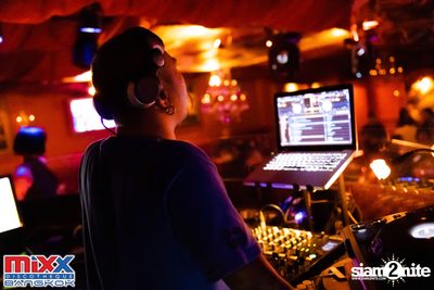 Hot Pants Meets Stilettos Party at MIXX Bangkok — photo 10