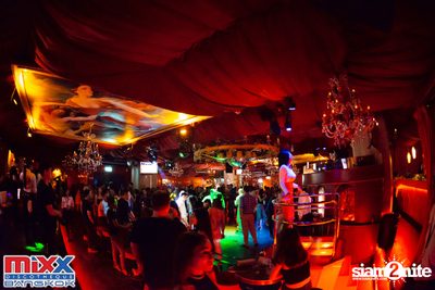 Hot Pants Meets Stilettos Party at MIXX Bangkok — photo 25