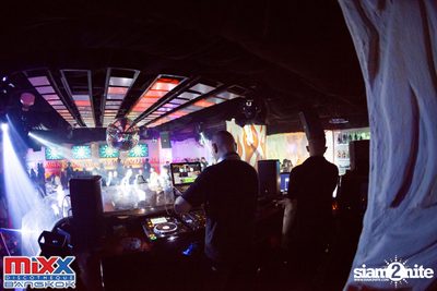 Hot Pants Meets Stilettos Party at MIXX Bangkok — photo 28