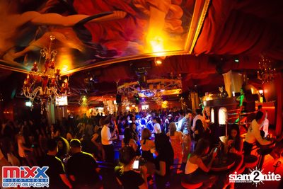 Hot Pants Meets Stilettos Party at MIXX Bangkok — photo 40