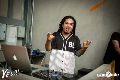 Borisat Ha Mai Jum Gut at YES Pattaya — photo 41