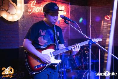Mean at 20Something Bar — photo 5