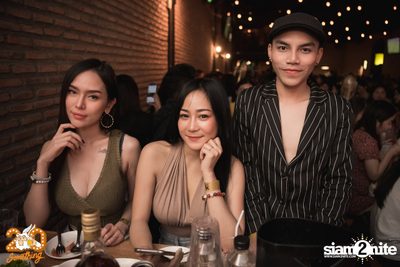 Mean at 20Something Bar — photo 11