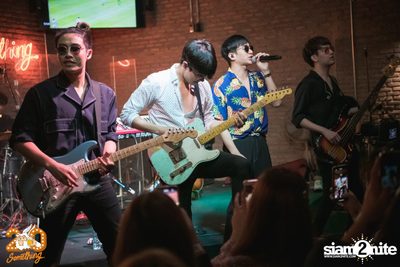 Mean at 20Something Bar — photo 25