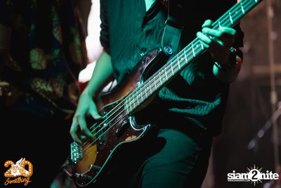 Mean at 20Something Bar — photo 40