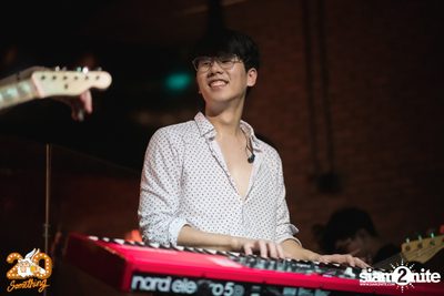 Mean at 20Something Bar — photo 75