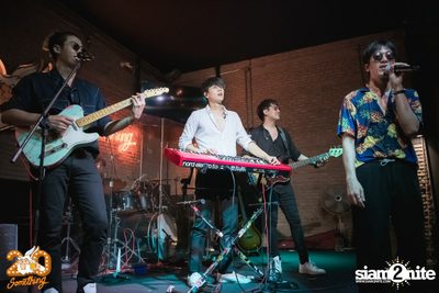 Mean at 20Something Bar — photo 77