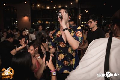 Mean at 20Something Bar — photo 81