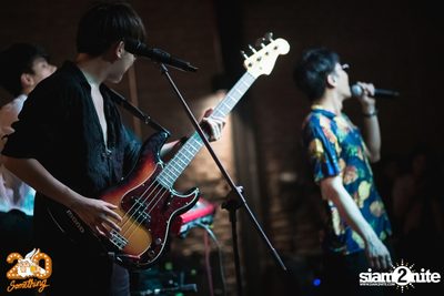 Mean at 20Something Bar — photo 90