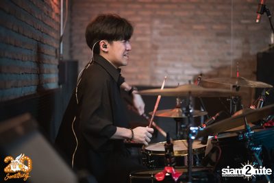 Mean at 20Something Bar — photo 91