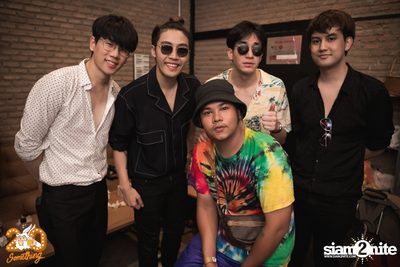 Mean at 20Something Bar — photo 97