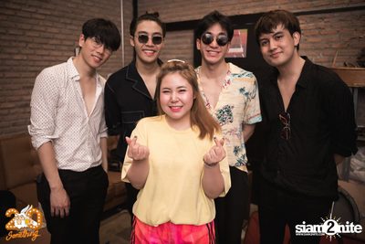 Mean at 20Something Bar — photo 121