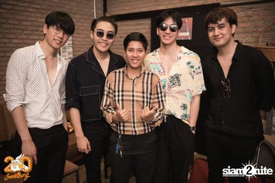 Mean at 20Something Bar — photo 156