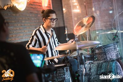 Klear at 20Something Bar — photo 25