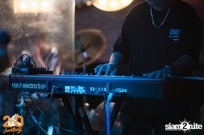 Klear at 20Something Bar — photo 68