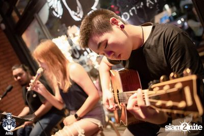 Friday Night at Ainu Bar — photo 9