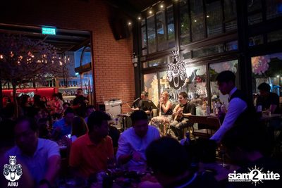 Friday Night at Ainu Bar — photo 11