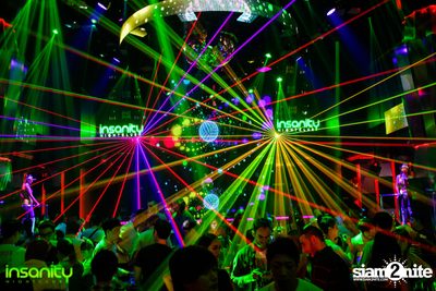 Japan Nights กับ DJ Rozavy ที่ Insanity Nightclub — photo 6
