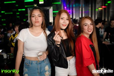 Japan Nights กับ DJ Rozavy ที่ Insanity Nightclub — photo 8