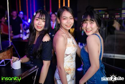 Japan Nights กับ DJ Rozavy ที่ Insanity Nightclub — photo 17