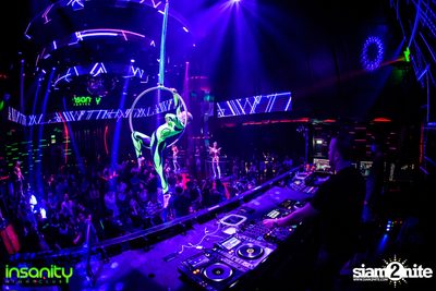Japan Nights กับ DJ Rozavy ที่ Insanity Nightclub — photo 20