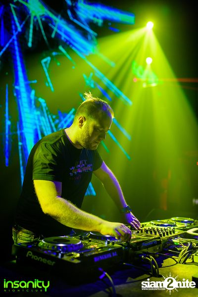 Japan Nights กับ DJ Rozavy ที่ Insanity Nightclub — photo 27